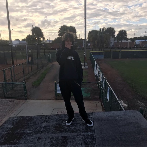 Meet your Posher, Tommy - Picture 1 of 1